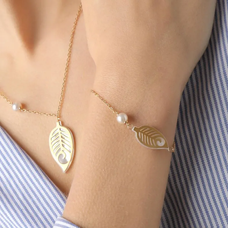 Chain Bracelets|Majorica Dafne Bracelet With Mother-Of-Pearl Leaf