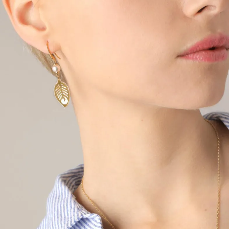 Pearl Drop Earrings|Majorica Dafne Earrings With Hanging Mother-Of-Pearl Leaves