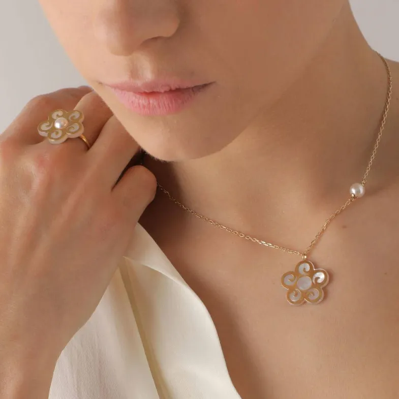 Pearl Chain Necklaces|Majorica Short Roxana Necklace With A Mother-Of-Pearl Flower Charm